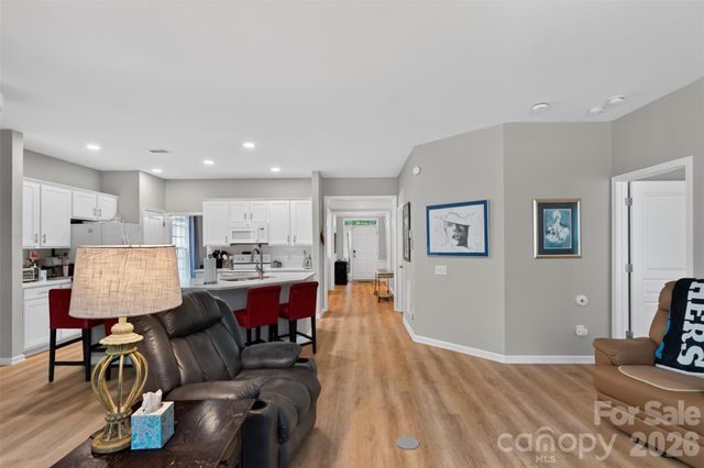 9114 Beaver Brook Way, Charlotte, NC 28277