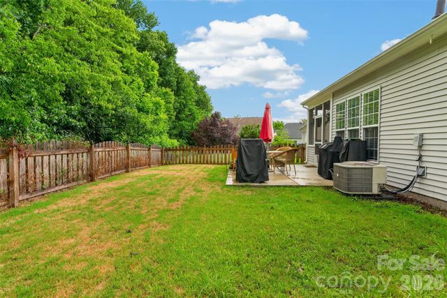 9114 Beaver Brook Way, Charlotte, NC 28277