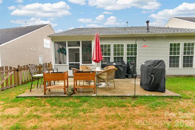 9114 Beaver Brook Way, Charlotte, NC 28277