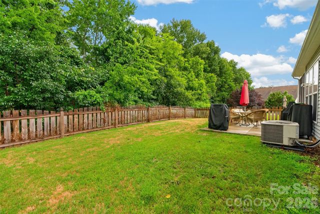9114 Beaver Brook Way, Charlotte, NC 28277