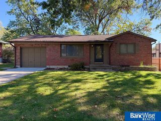 1120 Driftwood Drive, Lincoln, NE 68510