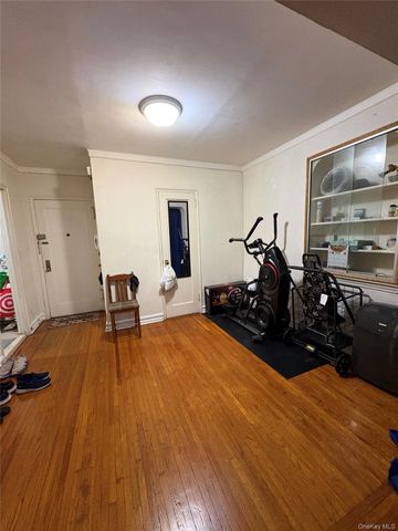 35-35 75th Street 105, Jackson Heights, NY 11372