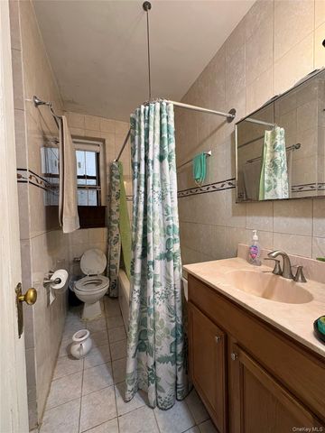 35-35 75th Street 105, Jackson Heights, NY 11372