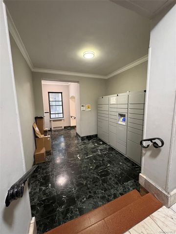 35-35 75th Street 105, Jackson Heights, NY 11372