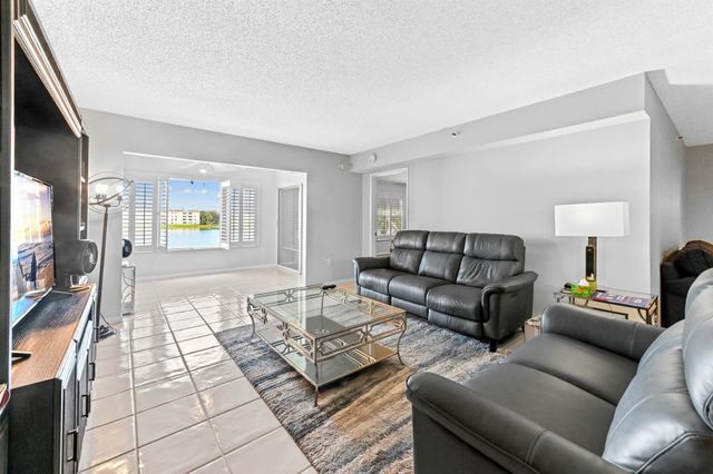 14096 Huntington Pointe Drive 305, Delray Beach, FL 33484