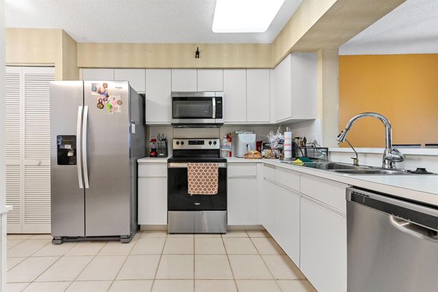 14096 Huntington Pointe Drive 305, Delray Beach, FL 33484