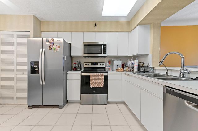 14096 Huntington Pointe Drive 305, Delray Beach, FL 33484