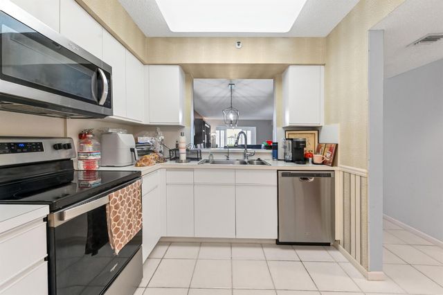 14096 Huntington Pointe Drive 305, Delray Beach, FL 33484