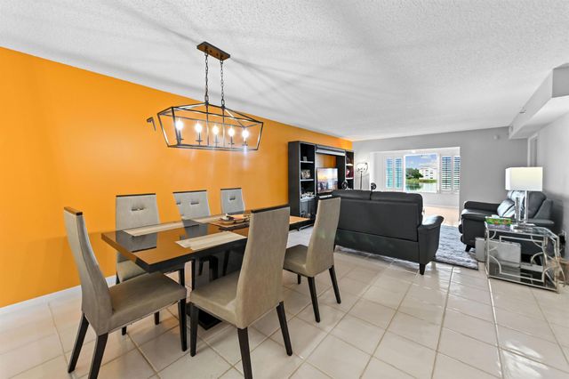 14096 Huntington Pointe Drive 305, Delray Beach, FL 33484