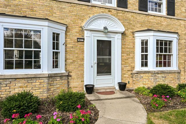 2417 N 96th STREET, Wauwatosa, WI 53226