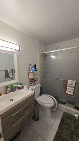 911 NE 58TH Street, Oakland Park, FL 33334