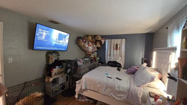 911 NE 58TH Street, Oakland Park, FL 33334