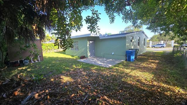 911 NE 58TH Street, Oakland Park, FL 33334