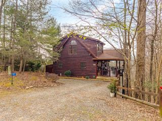 97 Fox Mountain Crossing Road, Blue Ridge, GA 30513