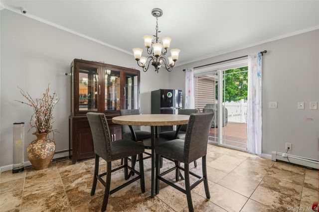84 Pin Oak Drive, New Windsor, NY 12553