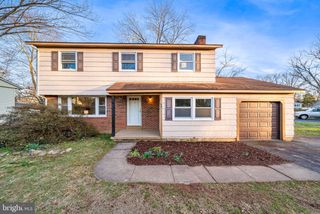 8811 CATHER AVE, Manassas, VA 20110