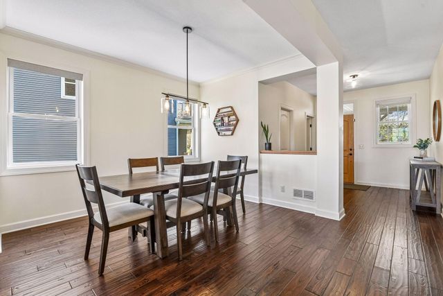 3917 Valencia Lane, Chaska, MN 55318