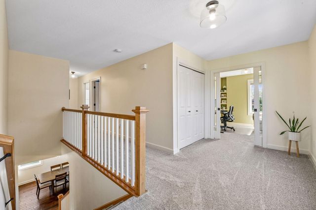 3917 Valencia Lane, Chaska, MN 55318