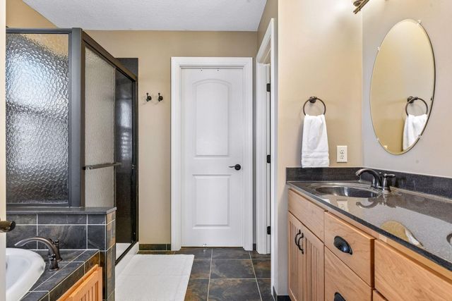 3917 Valencia Lane, Chaska, MN 55318