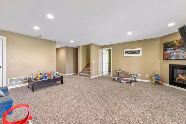 3917 Valencia Lane, Chaska, MN 55318