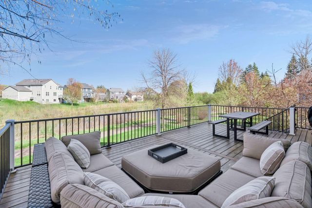 3917 Valencia Lane, Chaska, MN 55318