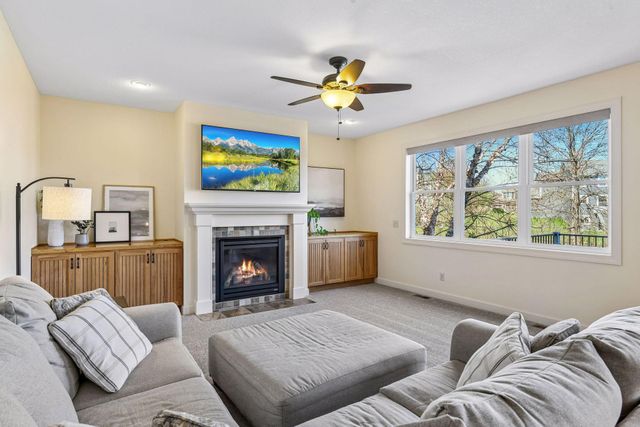 3917 Valencia Lane, Chaska, MN 55318