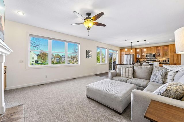 3917 Valencia Lane, Chaska, MN 55318