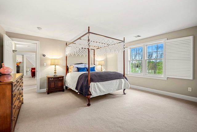 237 Storey Ave, Newburyport, MA 01950