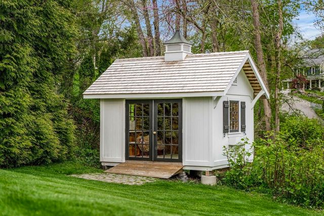 237 Storey Ave, Newburyport, MA 01950