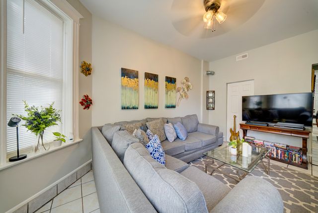2242 S Saint Louis Avenue, Chicago, IL 60623