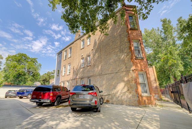 2242 S Saint Louis Avenue, Chicago, IL 60623