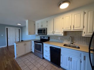 224 School St 10, Walpole, MA 02081