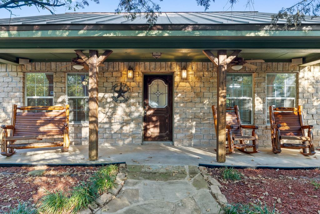 600 Seals Road, Bartonville, TX 76226