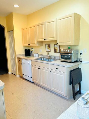 2104 SE Eatonville Drive, Port St. Lucie, FL 34952
