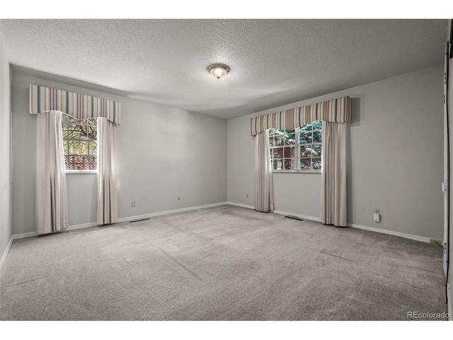 3135 Lees Ln, Colorado Springs, CO 80909