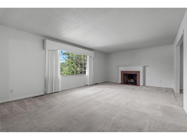 3135 Lees Ln, Colorado Springs, CO 80909