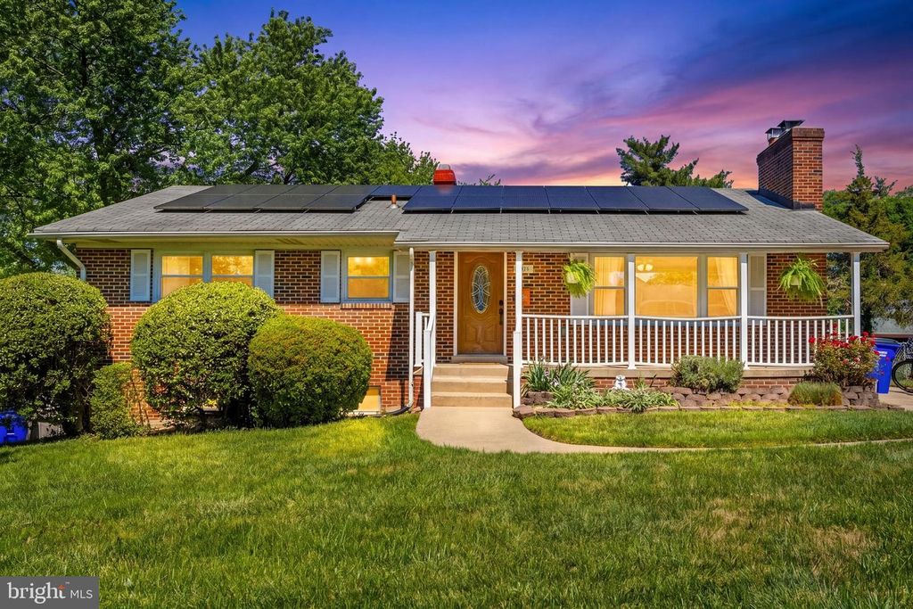 9325 LIMESTONE PL, College Park, MD 20740