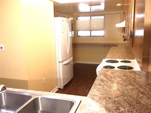 9433 HARBOR GREENS WAY 305, Seminole, FL 33776