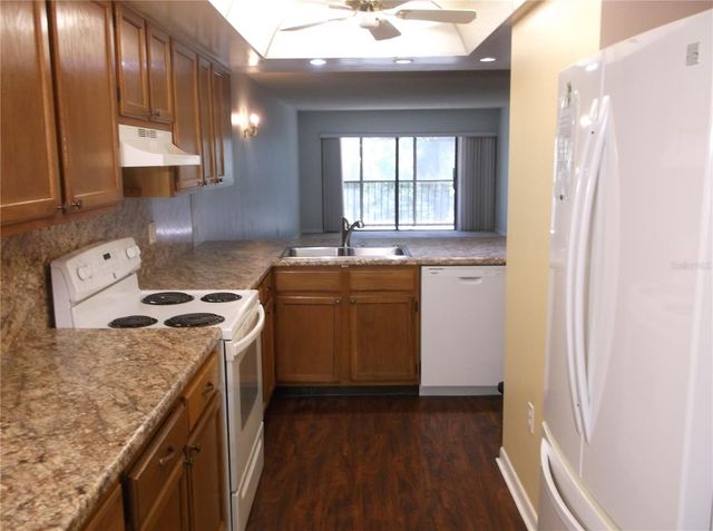 9433 HARBOR GREENS WAY 305, Seminole, FL 33776