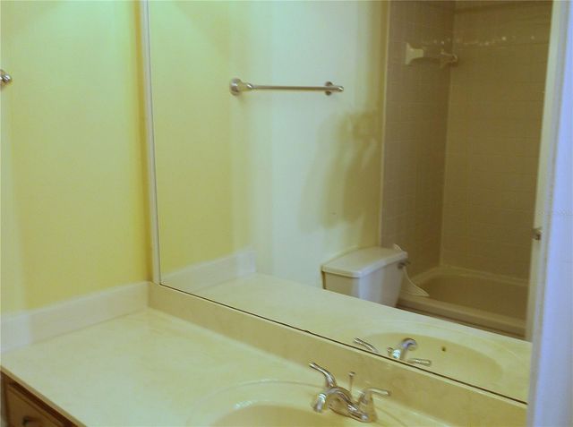 9433 HARBOR GREENS WAY 305, Seminole, FL 33776