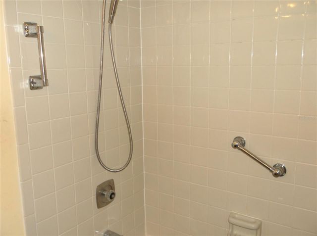 9433 HARBOR GREENS WAY 305, Seminole, FL 33776