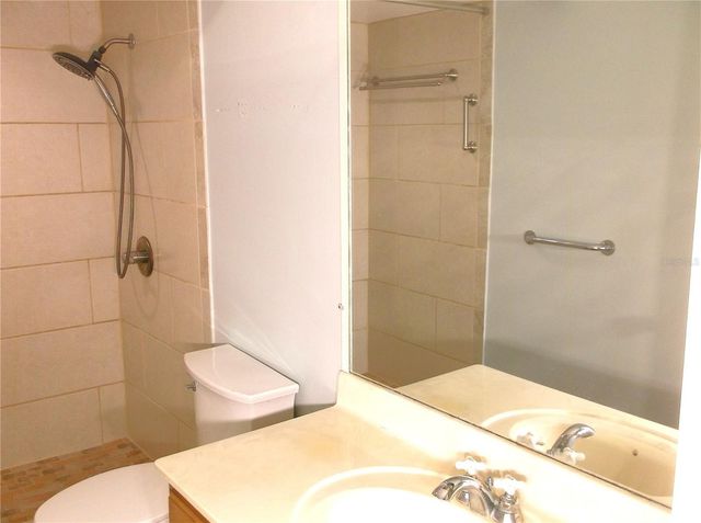 9433 HARBOR GREENS WAY 305, Seminole, FL 33776