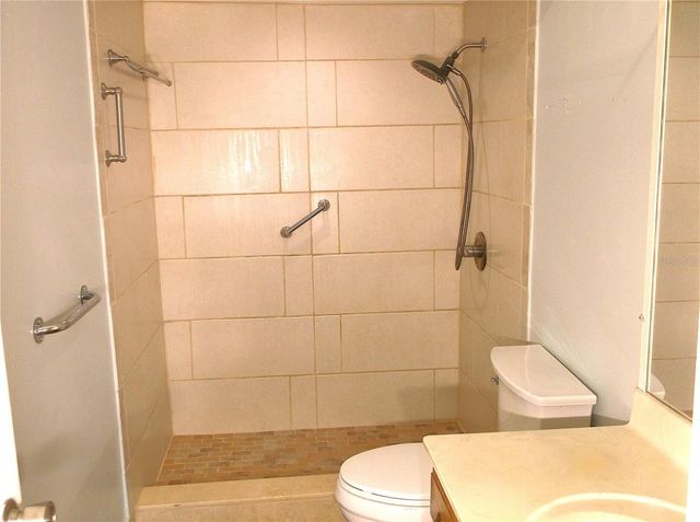 9433 HARBOR GREENS WAY 305, Seminole, FL 33776