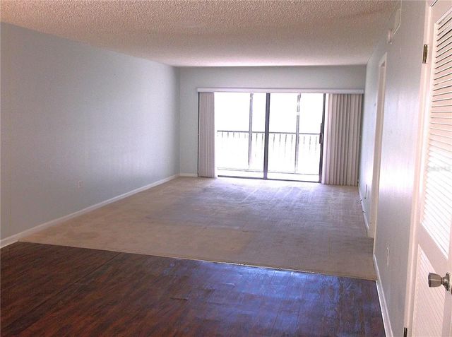 9433 HARBOR GREENS WAY 305, Seminole, FL 33776