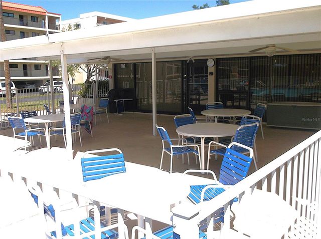 9433 HARBOR GREENS WAY 305, Seminole, FL 33776