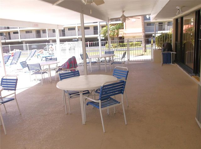 9433 HARBOR GREENS WAY 305, Seminole, FL 33776