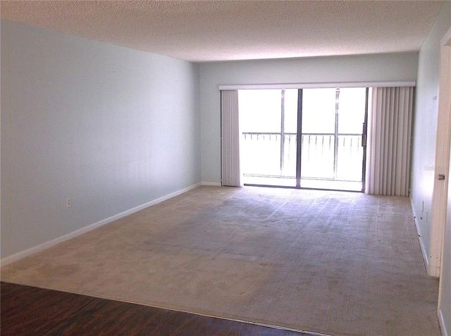 9433 HARBOR GREENS WAY 305, Seminole, FL 33776