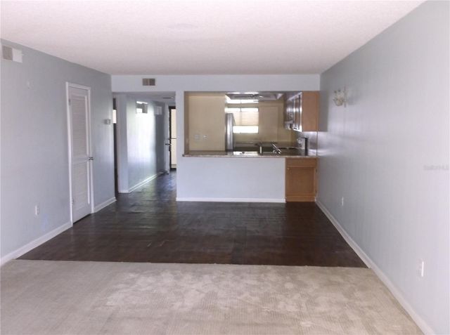 9433 HARBOR GREENS WAY 305, Seminole, FL 33776