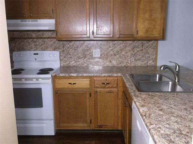 9433 HARBOR GREENS WAY 305, Seminole, FL 33776