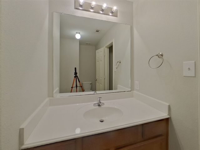 111 Drover Ridge Drive, Newark, TX 76071